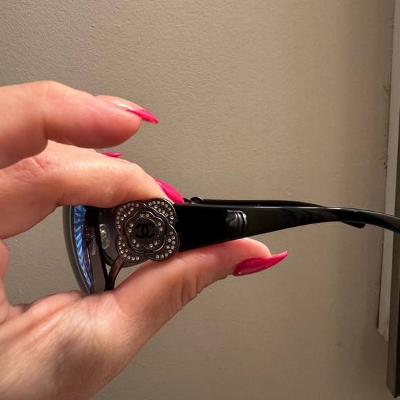 Chanel Camellia Shield Sunglasses 100% Authentic - Picture 10 of 12
